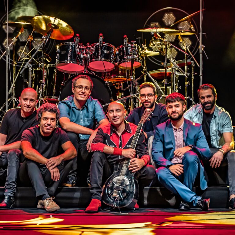 bROTHERS iN bAND